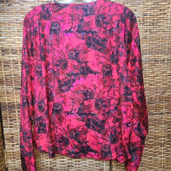 Halogen Red Blouse Floral Print Blouse Sz 1 or XL Long Sleeve Cross Over Front - Picture 6 of 6